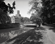 85987 Gezicht op het noordelijke uiteinde van de Stadsbuitengracht langs de Catharijnesingel te Utrecht, uit het ...